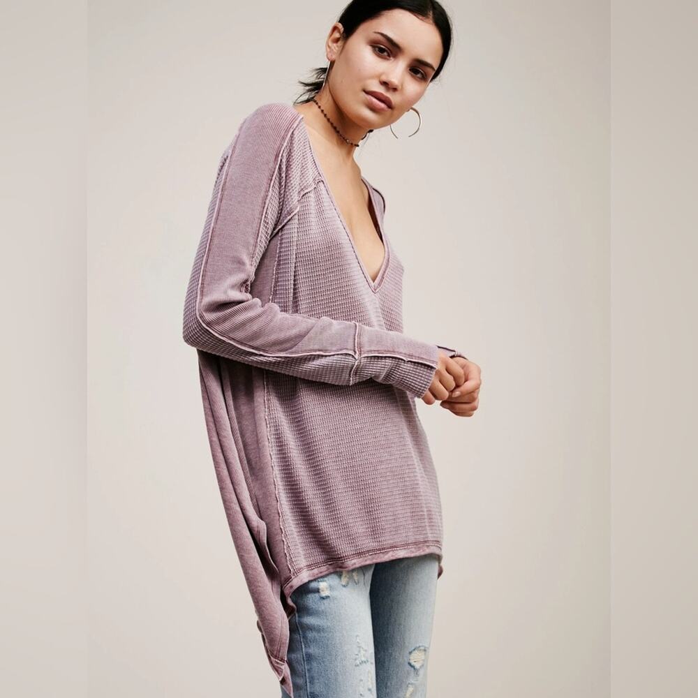 We The Free Pacific Thermal Long Sleeve Deep V-Neck Size Medium - Purple